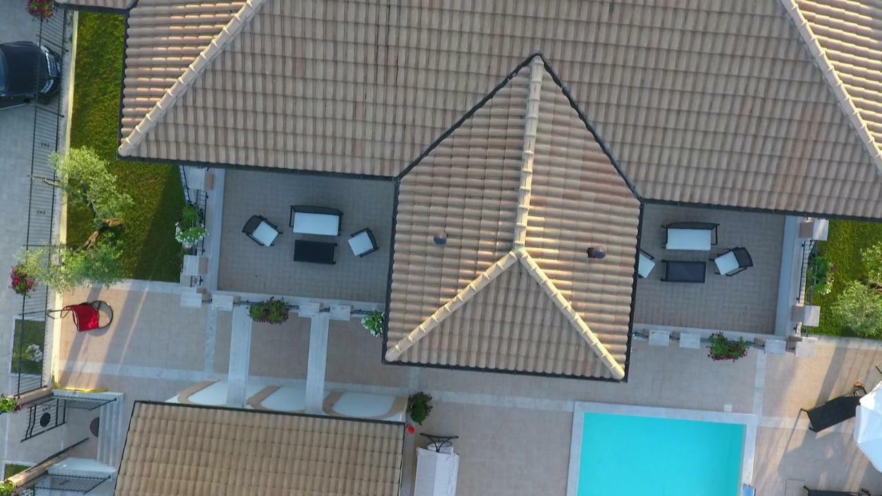 Residence Stella Del Gran Sasso Colledara Bagian luar foto